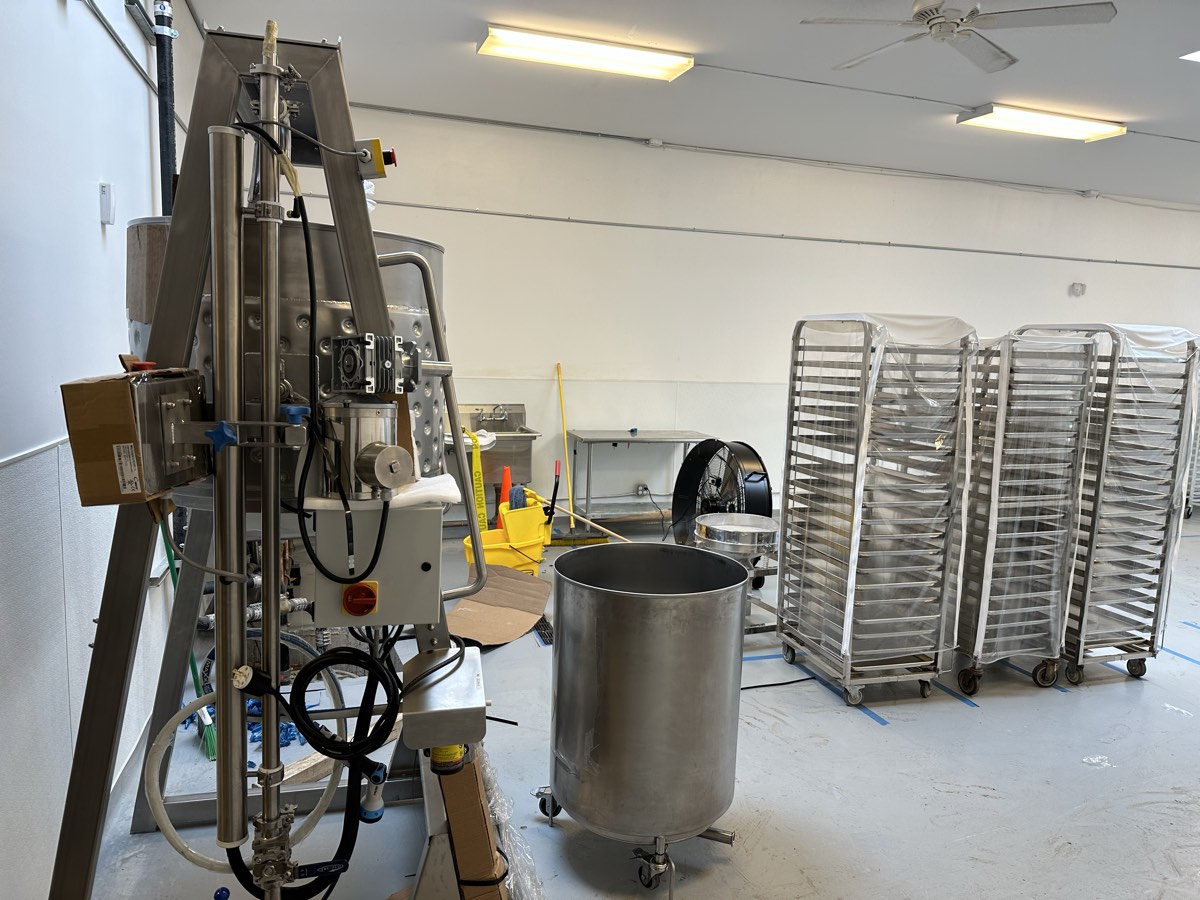 Agitator drive assembly on the hash washing rig